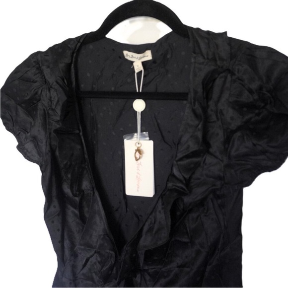 NWT FOR LOVE & LEMONS SILK GABRIELLA DOT BLOUSE
WOMEN'S SIZE SMALL - Picture 5 of 7